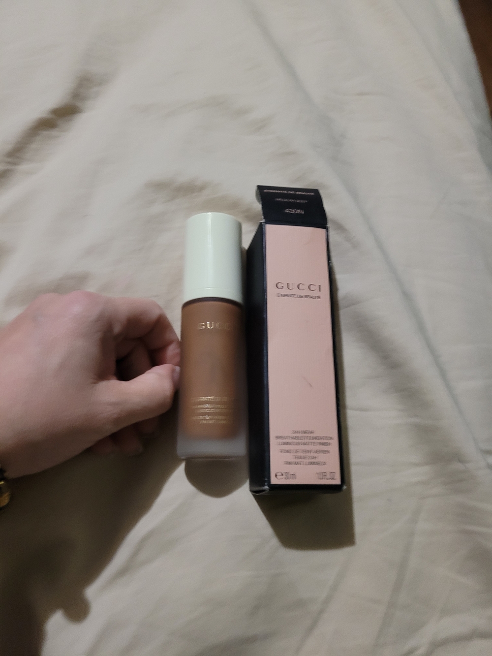 Gucci Breathable Foundation in Deep Brown 450O